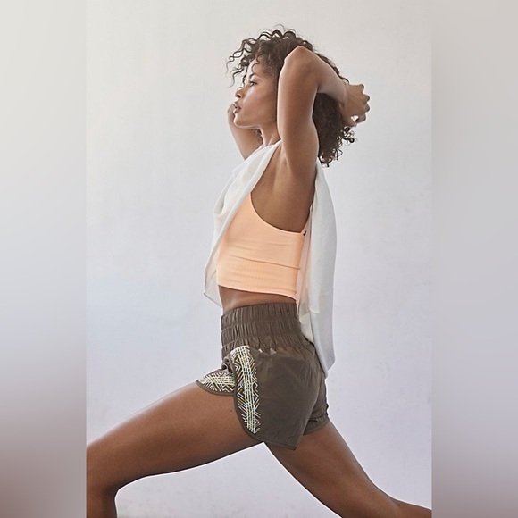 FP Movement The Way Home Embroidery Shorts army green size M - Picture 2 of 8